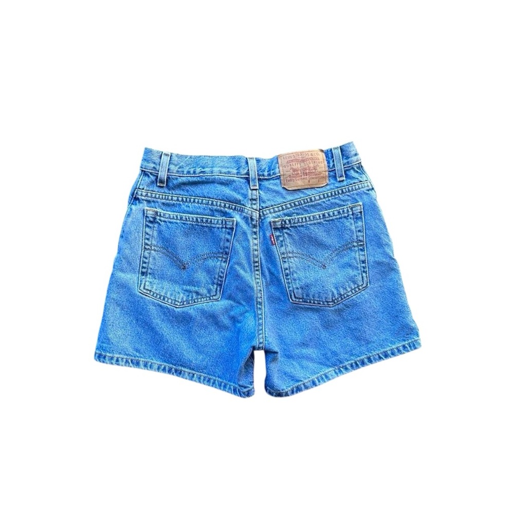 90s Vintage Levi’s Light Wash Denim Shorts